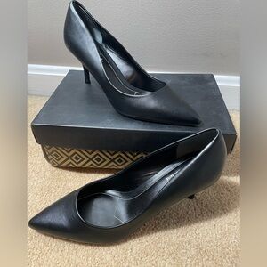 Charles David Angelica Classic Black Heels 8